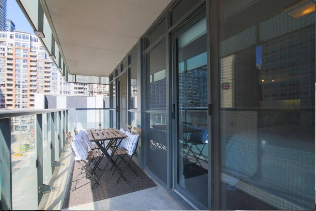 Toronto Lofts Apartment Exterior photo